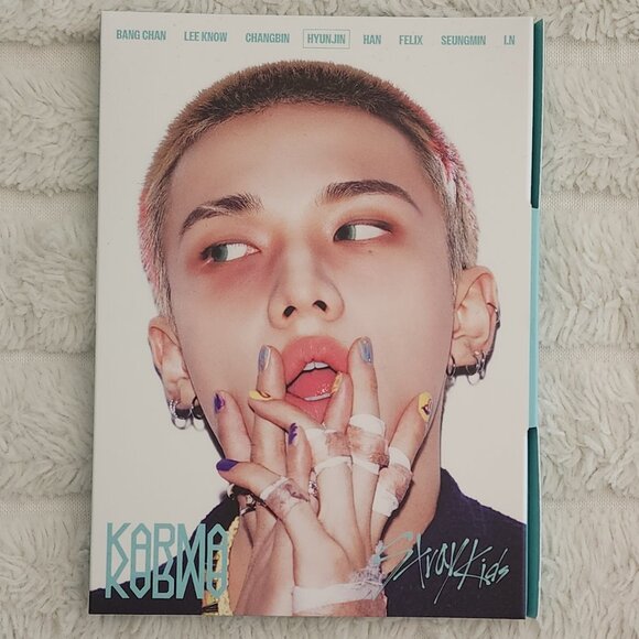 Hyunjin Karma Accordion Version - Picture 1 of 4